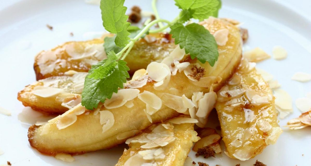 Bananas con miel y almendras